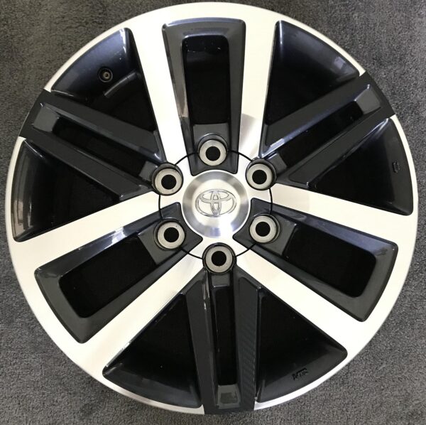 Hilux 2015-2020 SR5 / Fortuner Crusade Partial Wheel Decal - Image 2